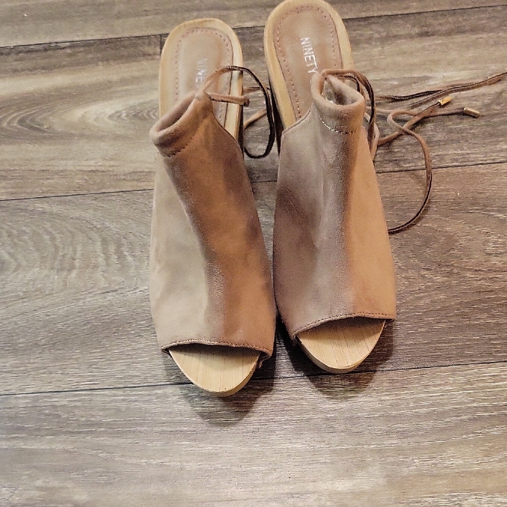 Elegant Tan Suede Peep-Toe Heels